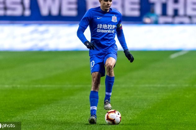 多图流：申花名宿莫雷诺现身球队主场并参观俱乐部基地