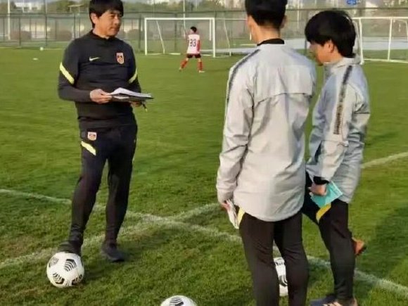 麦超：认可U17国足认可浮嶋敏 粤超焕新 青训破局