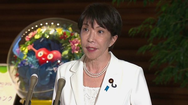 记者：梅西罚丢点球假装来自地球，但演技太差暴露外星本色