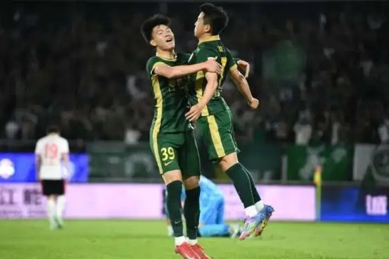 率蓉城5战全胜，官方：约翰-阿洛伊西当选中超4月最佳教练
