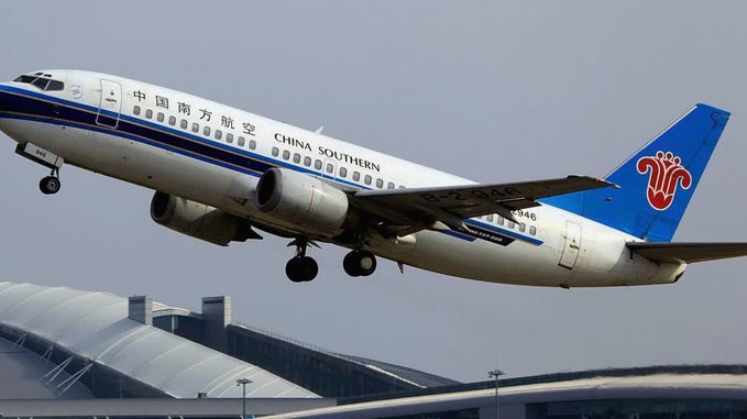 穆斯卡特：航班延误后最终顺利抵达，全队做好恢复