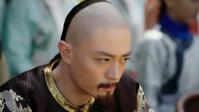 佩德里兑现承诺染白发 歪嘴一笑酷似皇马主帅穆里尼奥