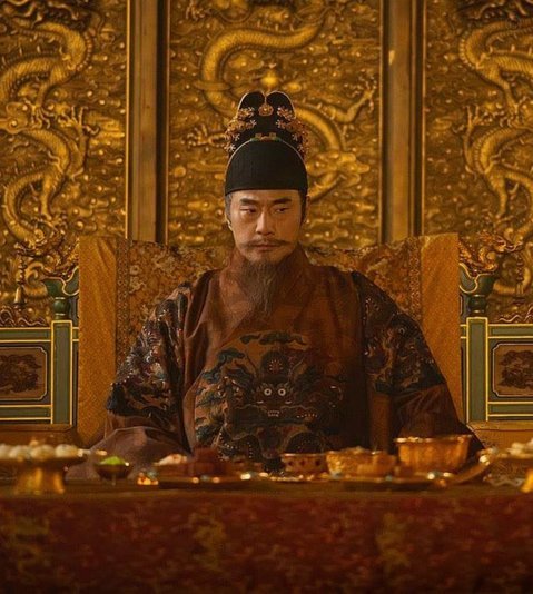 佩德里兑现承诺染白发 歪嘴一笑酷似皇马主帅穆里尼奥