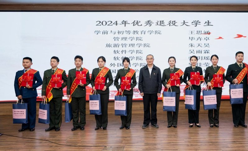 退役7个月执掌国家队，武大靖能否带队走出低谷？